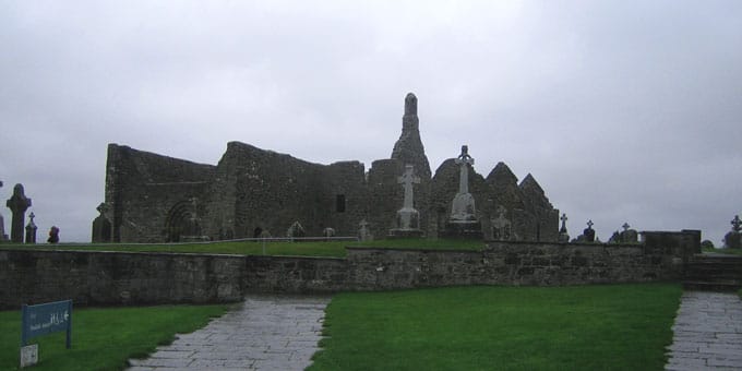 Klosteranlage Clonmacnoise in Irland