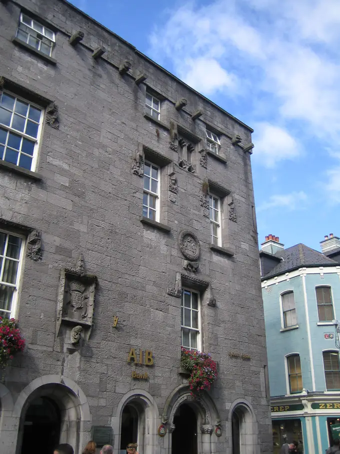 Lynch_Castle_Galway-irland-urlaub