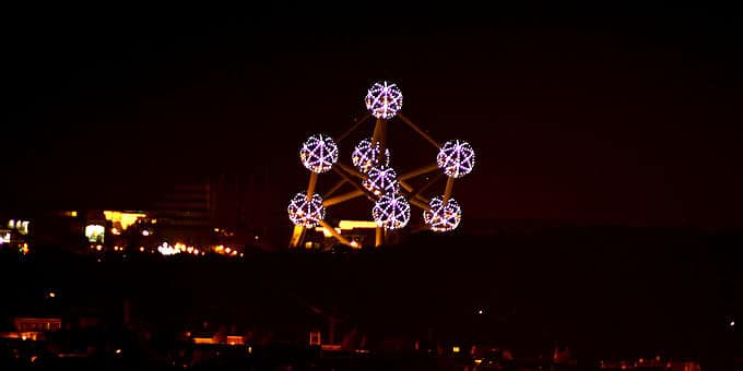 Atomium in Brüssel bei Nacht - Flandern Rundfahrt