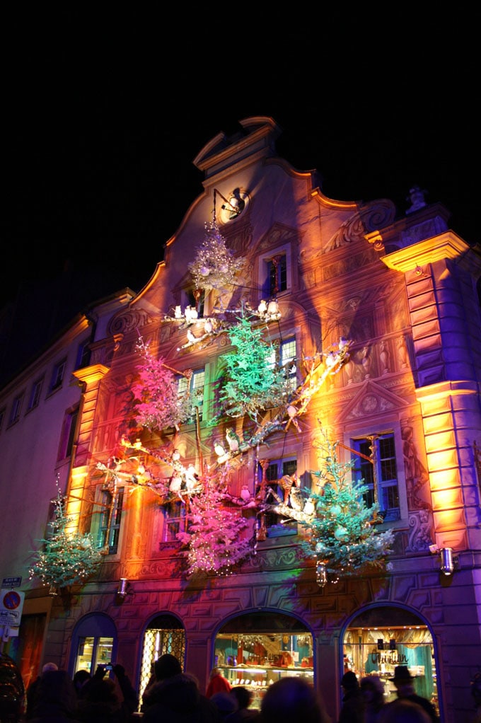sehenswuerdigkeiten-strassburg-bas-rhin-elsass-reisetipps-frankreich-weihnachtsmarkt-Haendlerverbund-Carre-d-Or-place-Temple-Neuf