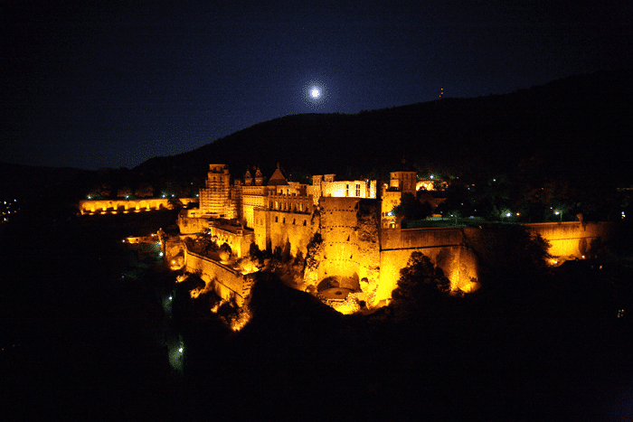 Schloss-Heidelberg-bei-Nacht-nicolos-reiseblog