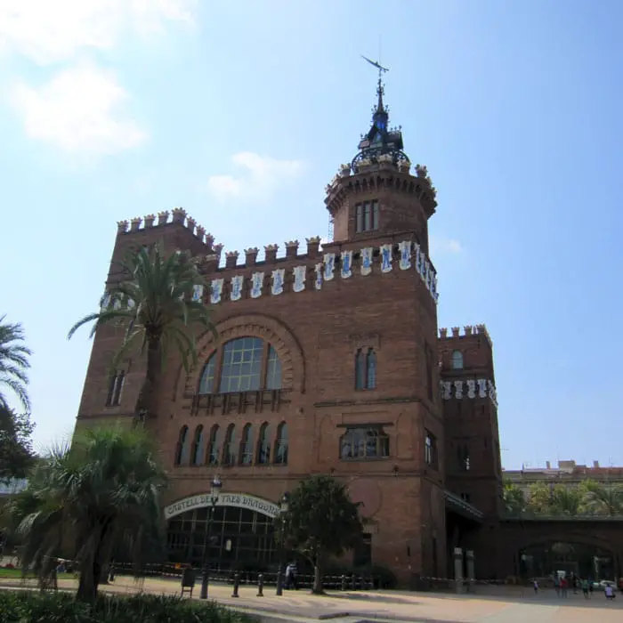 sehenswuerdigkeiten-barcelona-katalonien-reisetipps-spanien-Castell-dels-Tres-Dragons
