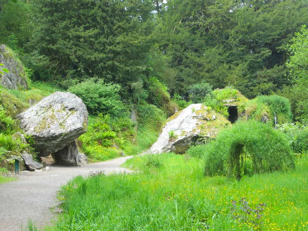 reisetipps-cork-reisetipps-irland-blarney-castle-Rock-close-steinformationen