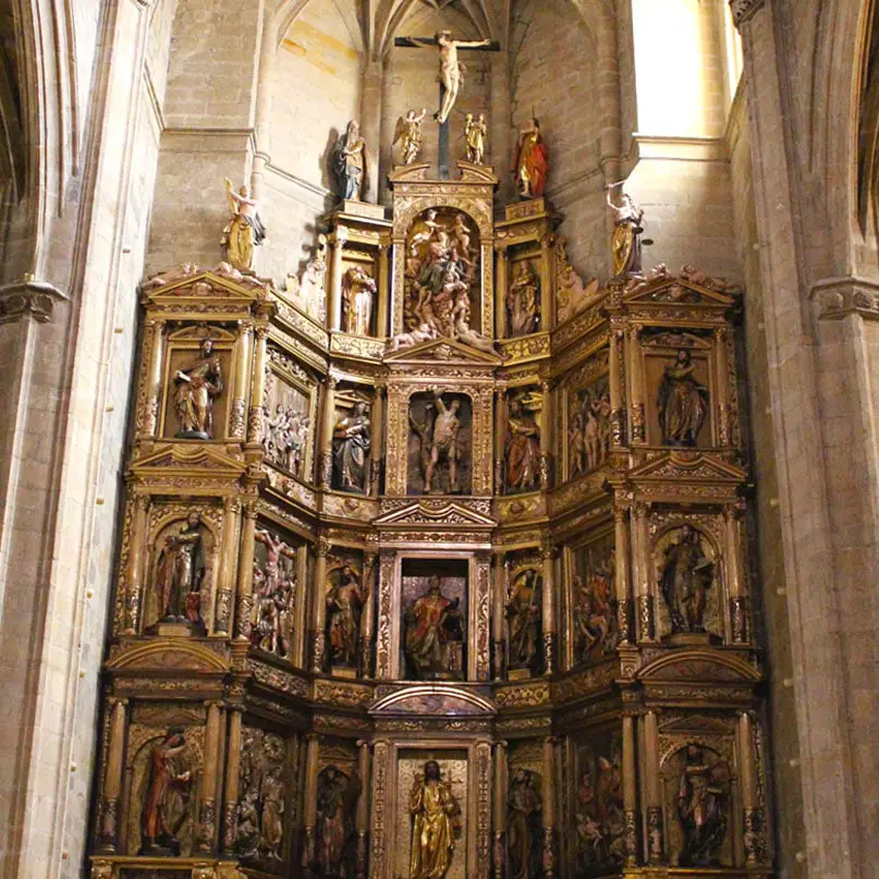 sehenswuerdigkeiten-san-sebastian-reisetipps-baskenland-reisetipps-spanien-iglesia-San-Vicente-innen-altar