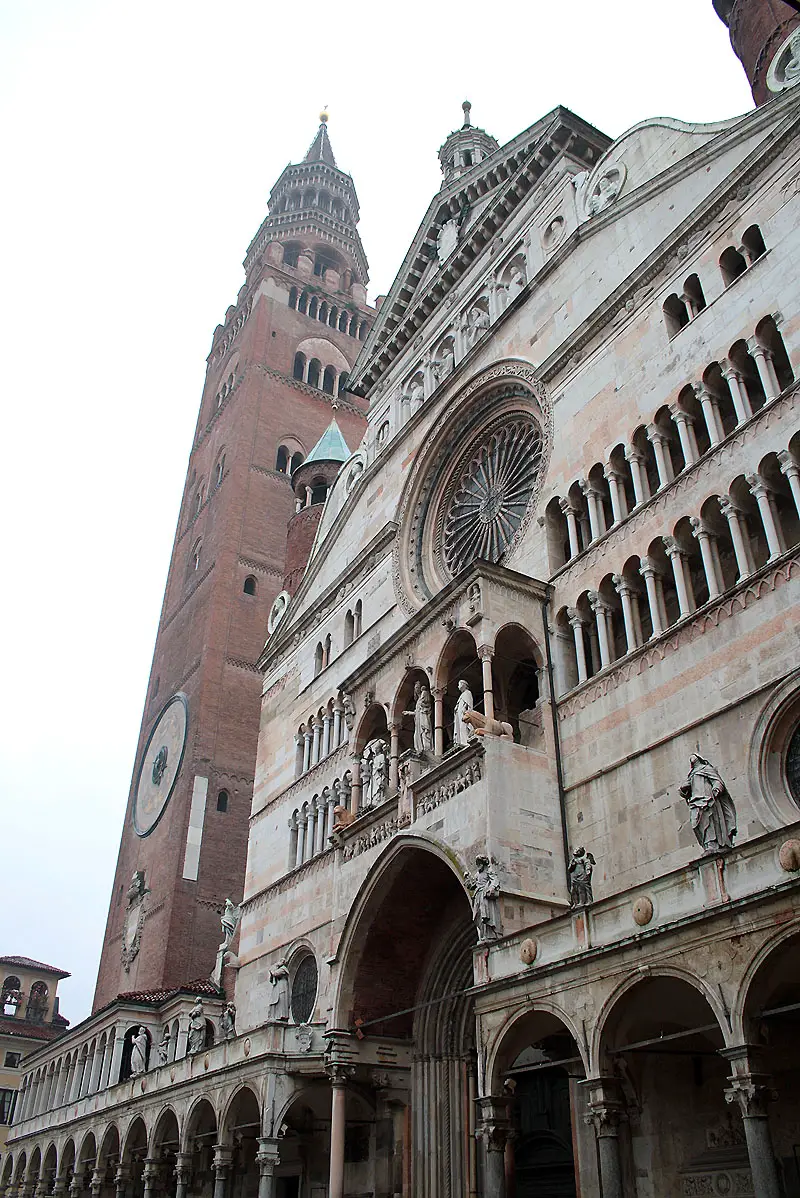 reisetipps-lombardei-reisetipps-italien-rundreise-lombardei-sehenswuerdigkeiten-cremona-Duomo-di-Cremona