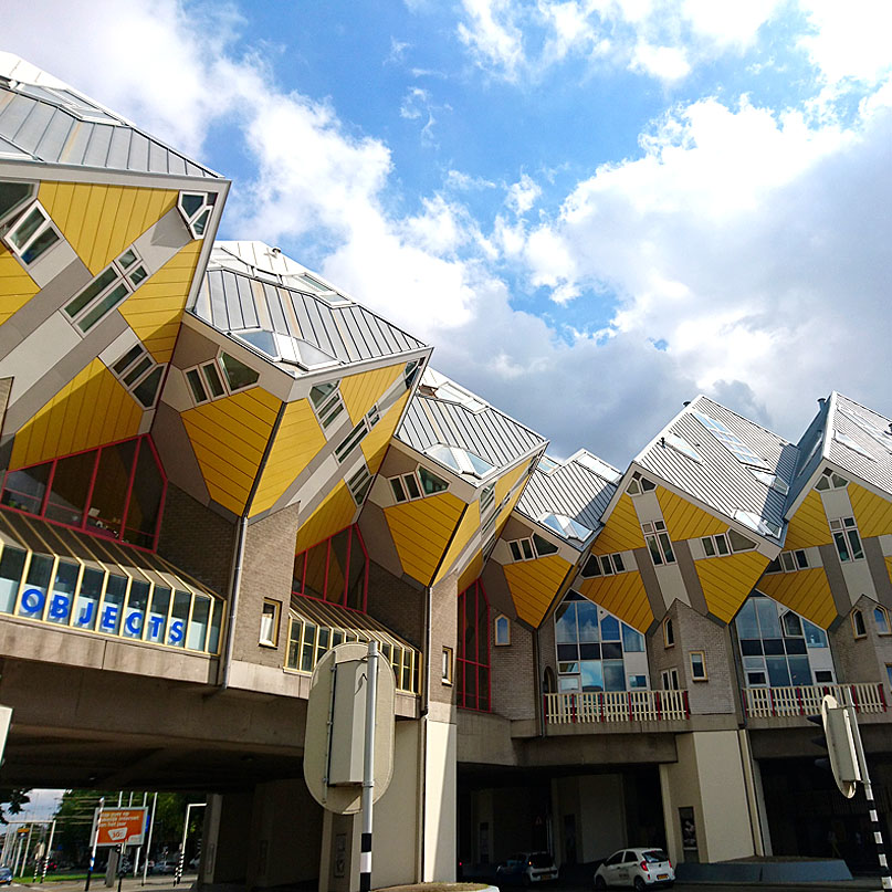 Sehenswuerdigkeiten-rotterdam-suedholland-reisetipps-holland-kubushaeuser-bruecke