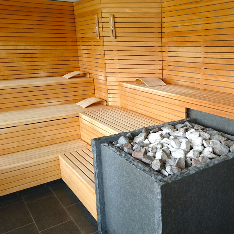 haubers-alpenresort-oberstaufen-allgaeu-bayern-hoteltipp-deutschland-haus-am-see-sauna