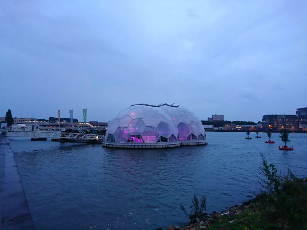 Was-muss-man-in-Rotterdam-gesehen-haben-Drijvend-Paviljoen