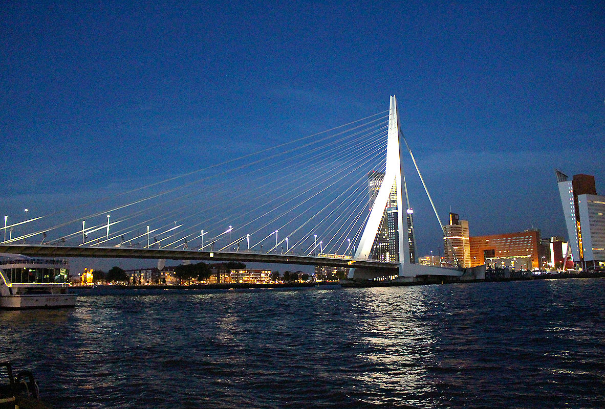 Was-muss-man-in-Rotterdam-gesehen-haben-erasmusbruecke