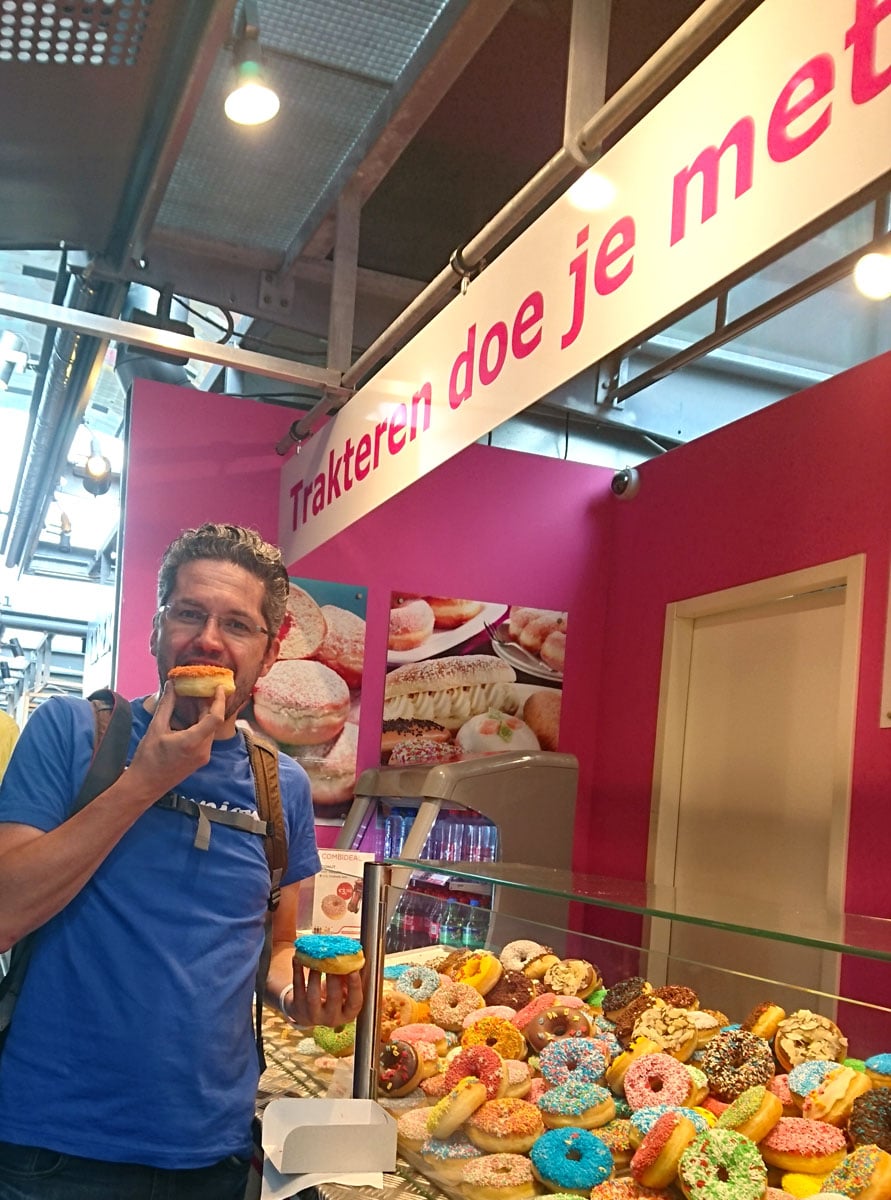 sehenswuerdigkeiten-rotterdam-reisetipps-suedholland-reisetipps-niederlande-markthalle-donuts-nicolo-martin