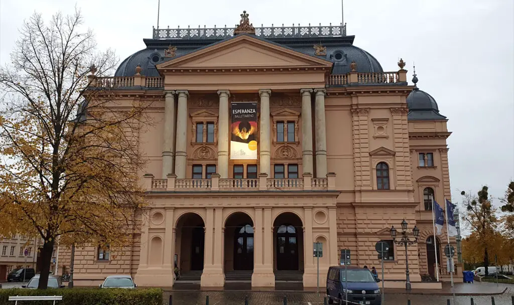 Mecklenburgisches-Staatstheater