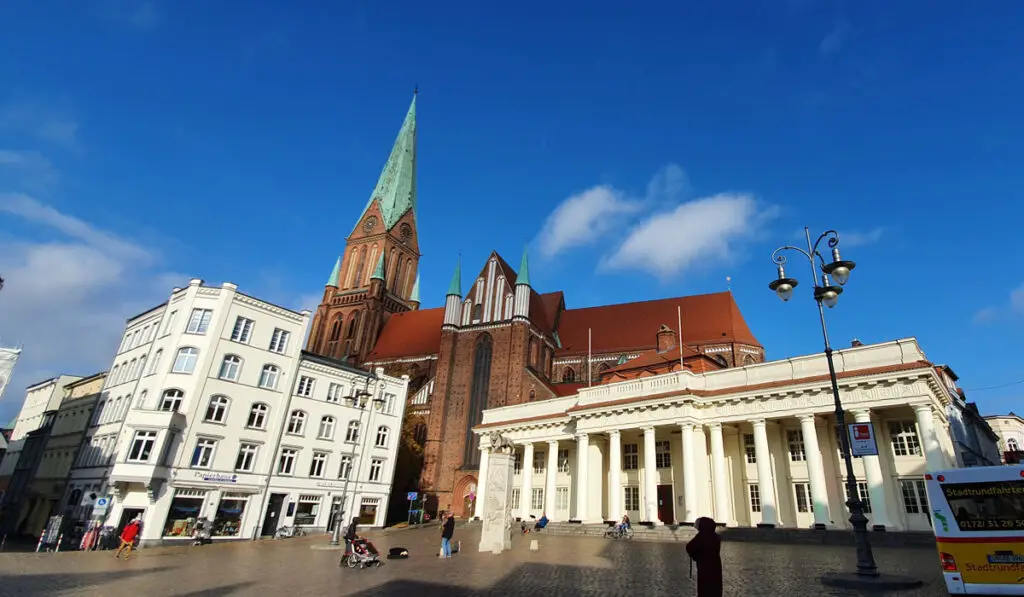 schwerin-altstadt-marktplatz